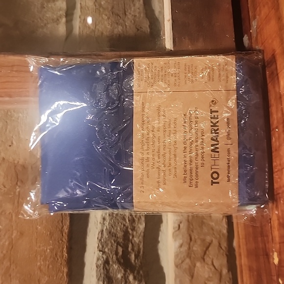 To The Market Ethically Made Sustainably Sourced Reusable Gift Wrap Cloths NIB - Picture 4 of 6